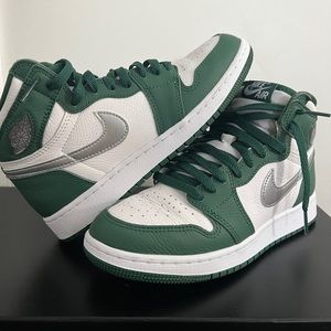 Nike Air Jordan 1 Hightop in Gorge Green